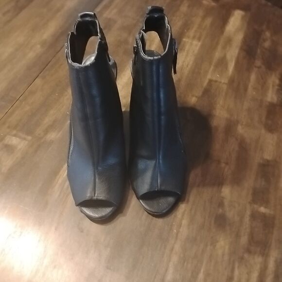 Indigo Rd Womens 9.5  Black Ankle Boots Booties Open Toe Heels Zip Side - Picture 9 of 11